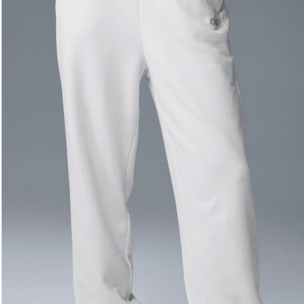 ALO Yoga White Sweatpants Comfortable Joggers